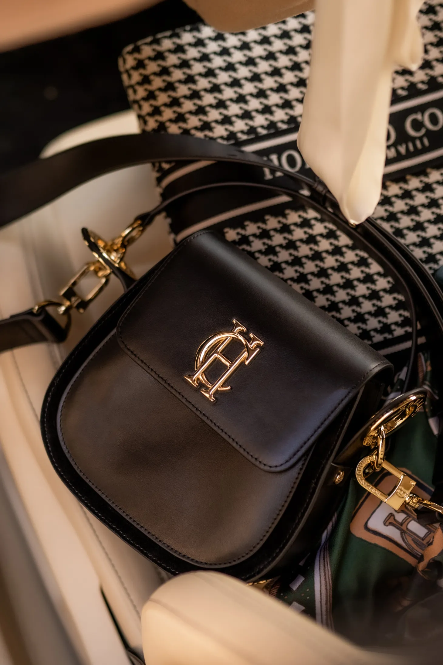 Chelsea Saddle Bag (Soft Black)