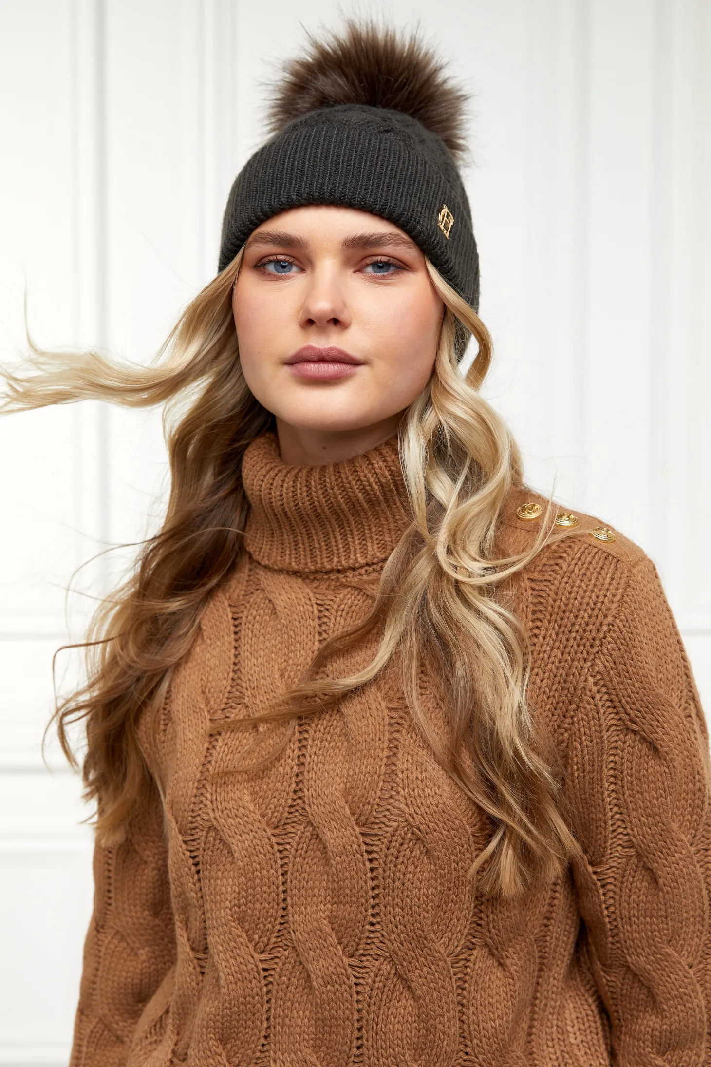 Cortina Bobble Hat (Fern Green Mink)