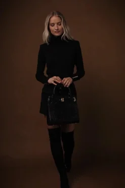 Victoria Cashmere Roll Neck (Black)